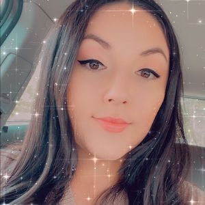 Meet your Posher, Beatriz